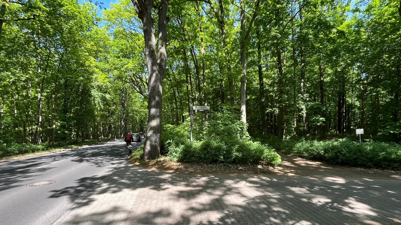 Ein sicherer Radweg nach Hohen Neuendorf?! Foto: CDU Glienicke Ein sicherer Radweg nach Hohen Neuendorf?! Foto: CDU Glienicke